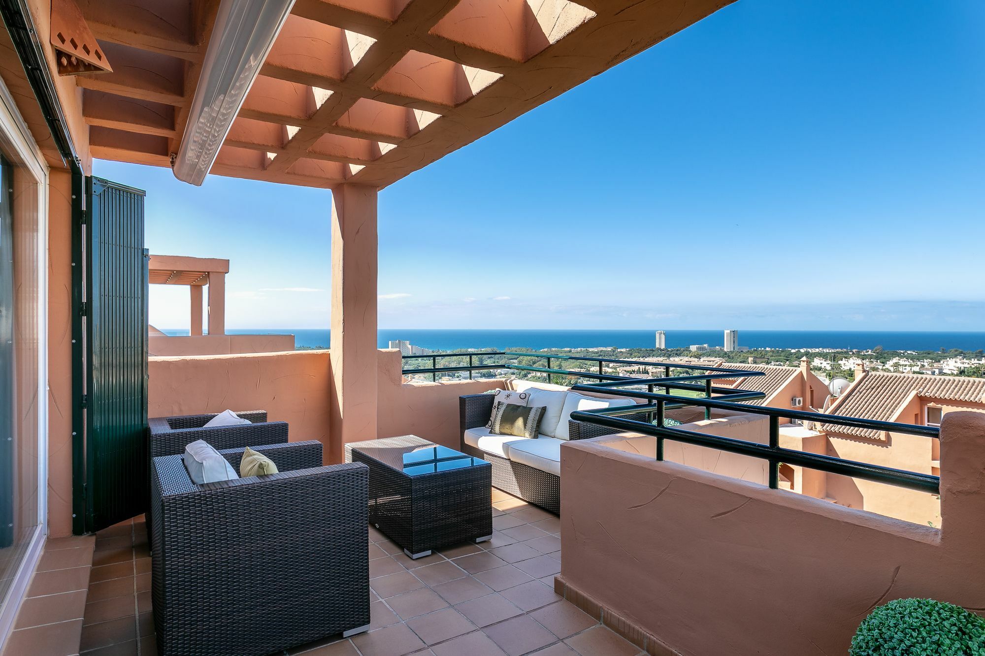 Elviria Luxury Penthouse Two Parking And Golf Marbella