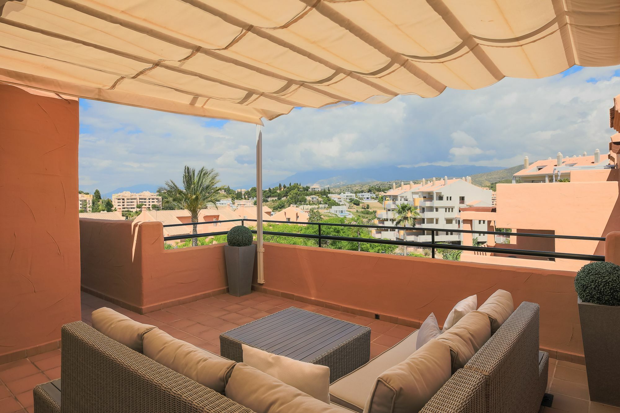 Elviria Luxury Penthouse Two Parking And Golf Marbella