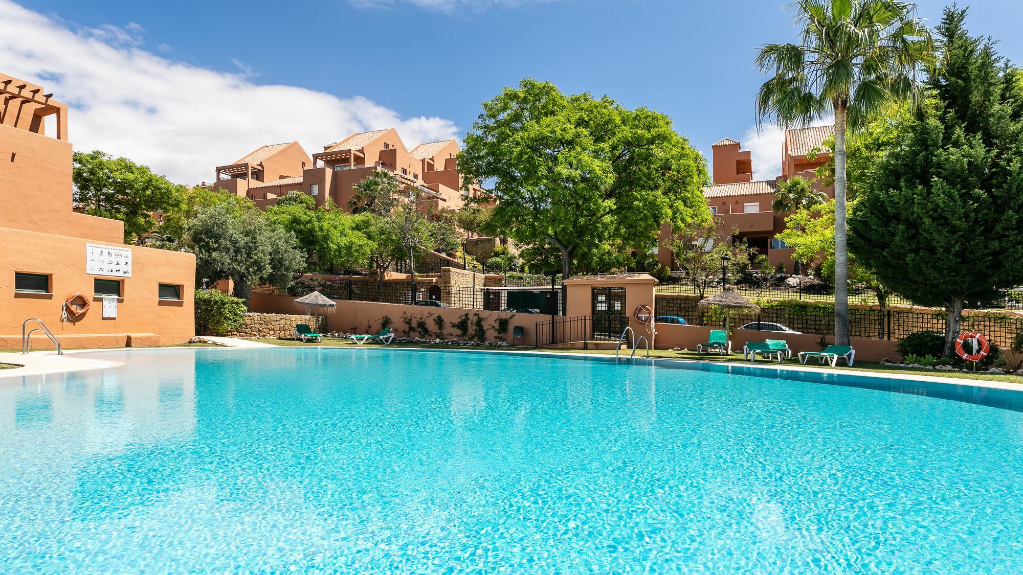 Elviria Luxury Penthouse Two Parking And Golf Marbella